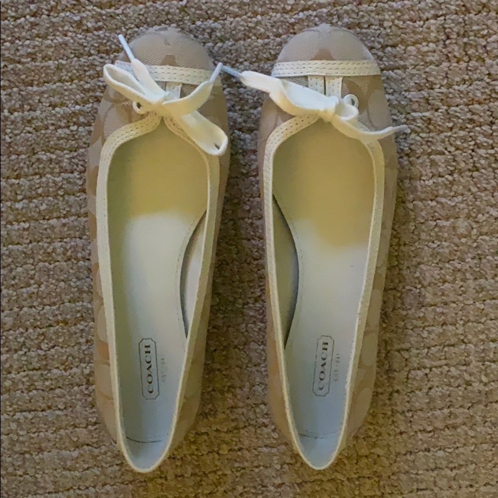 Coach flats